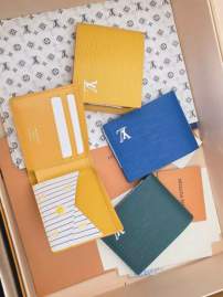 Picture of Louis Vuitton Wallets _SKUfw218628790fw